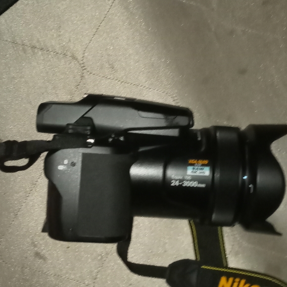 Nikon Coolpix P1000 - Picture 3 of 6